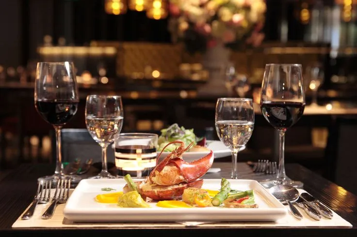 Holographic Dining